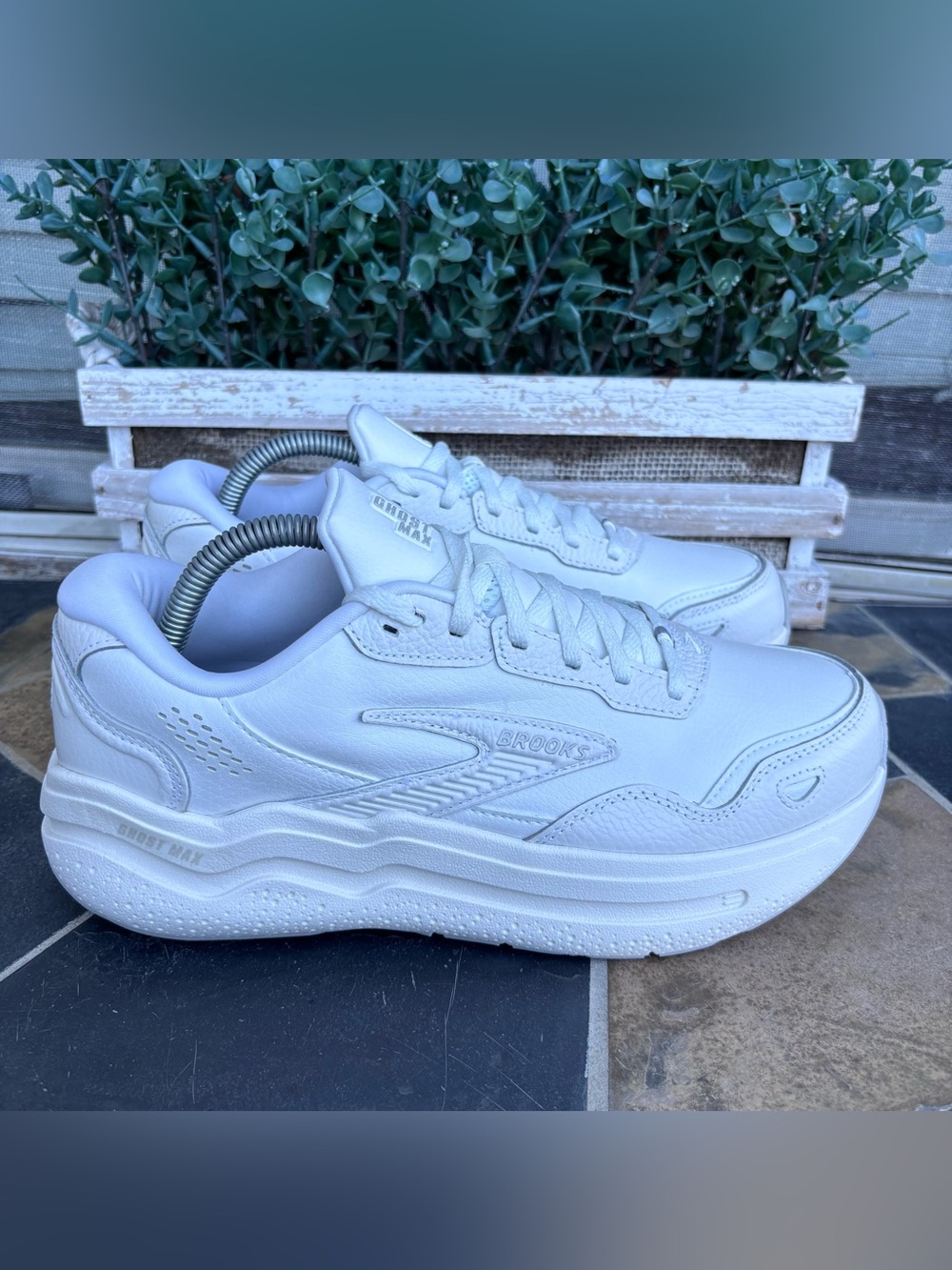 Brooks Ghost Max L White Leather Running Shoes Women’s 9.5 - Picture 3 of 11